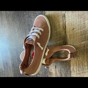 ROXY womens stretchy shoe